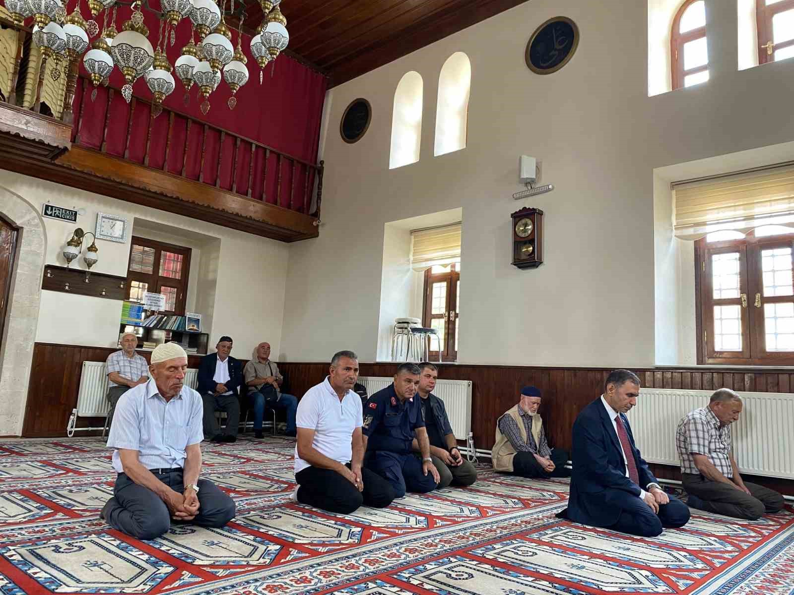 Pazaryeri’nde 15 Temmuz şehitleri için mevlit programı düzenlendi