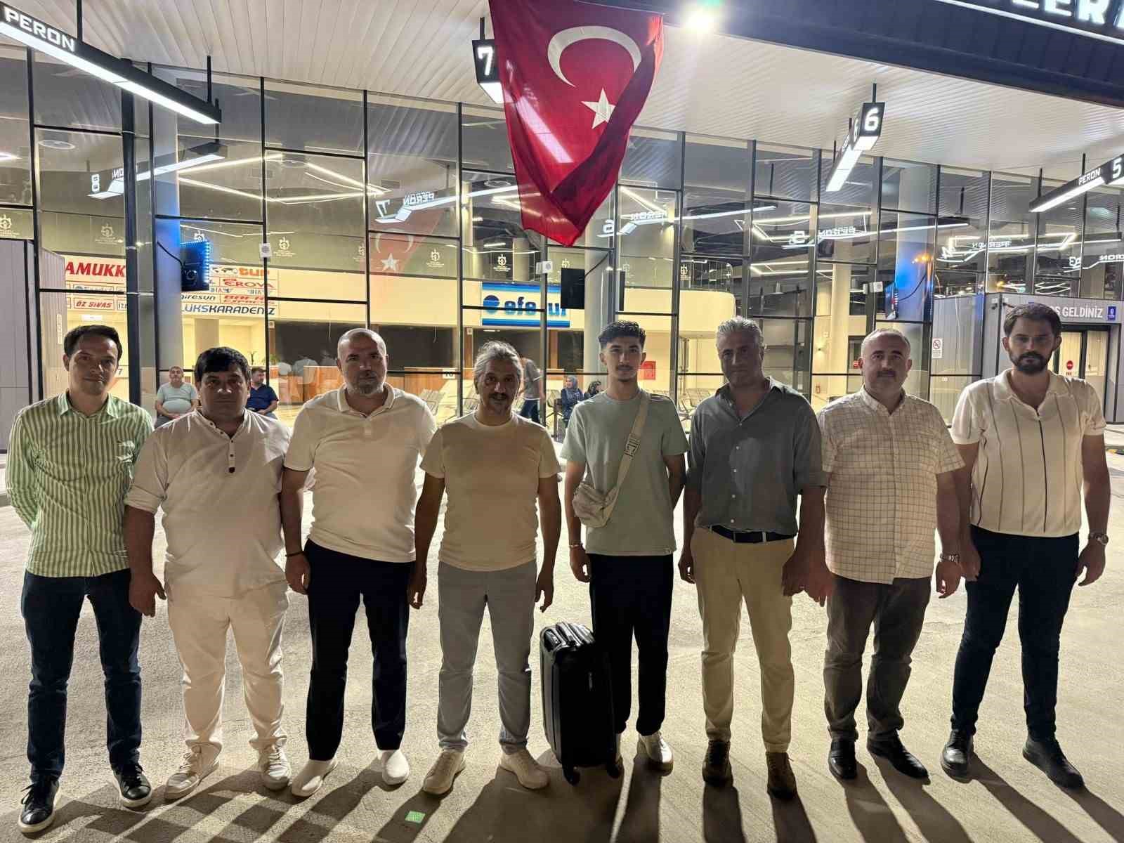 G&ouml;lc&uuml;k Terminali&rsquo;nde ilk sefer İzmir&rsquo;e
