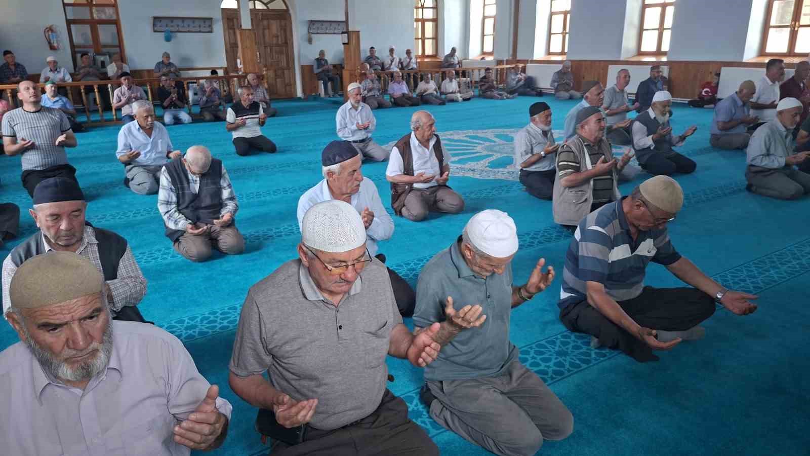 Hisarcık’ta 15 Temmuz Şehitleri için mevlit okutuldu