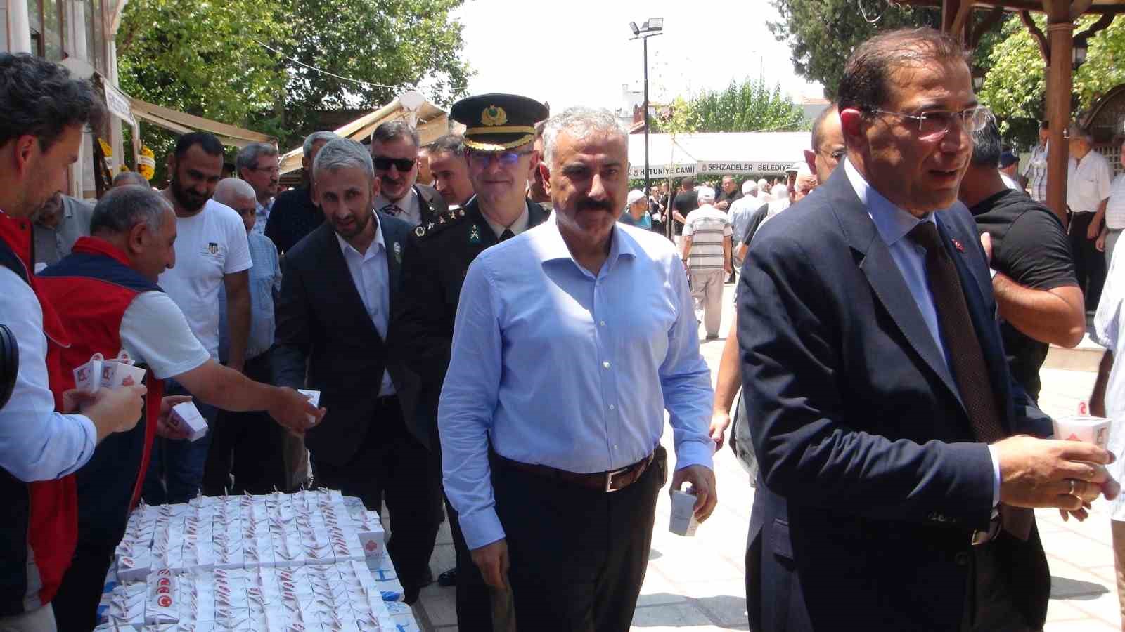 Manisa&rsquo;da 15 Temmuz şehitleri dualarla anıldı
