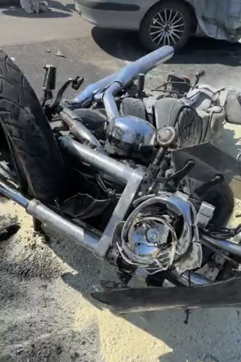 &Ccedil;anakkale&rsquo;de otomobil ile motosiklet &ccedil;arpıştı: 6 yaralı
