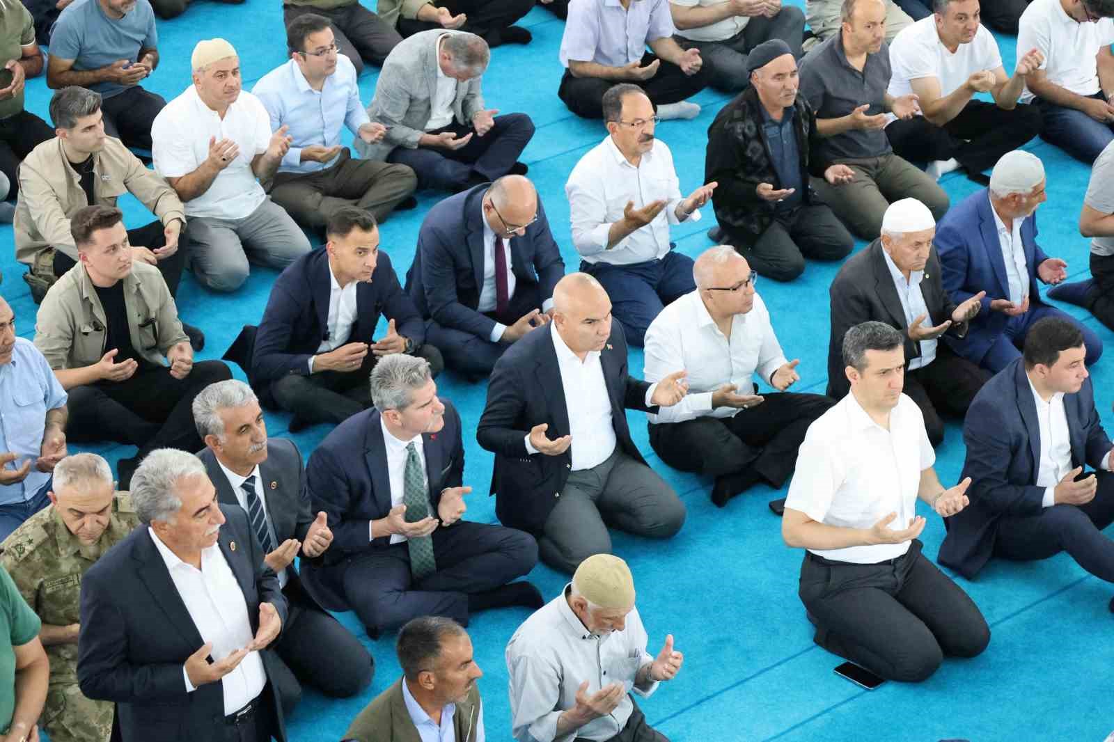 Ağrı’da 15 Temmuz şehitleri için Mevlid-i Şerif okundu