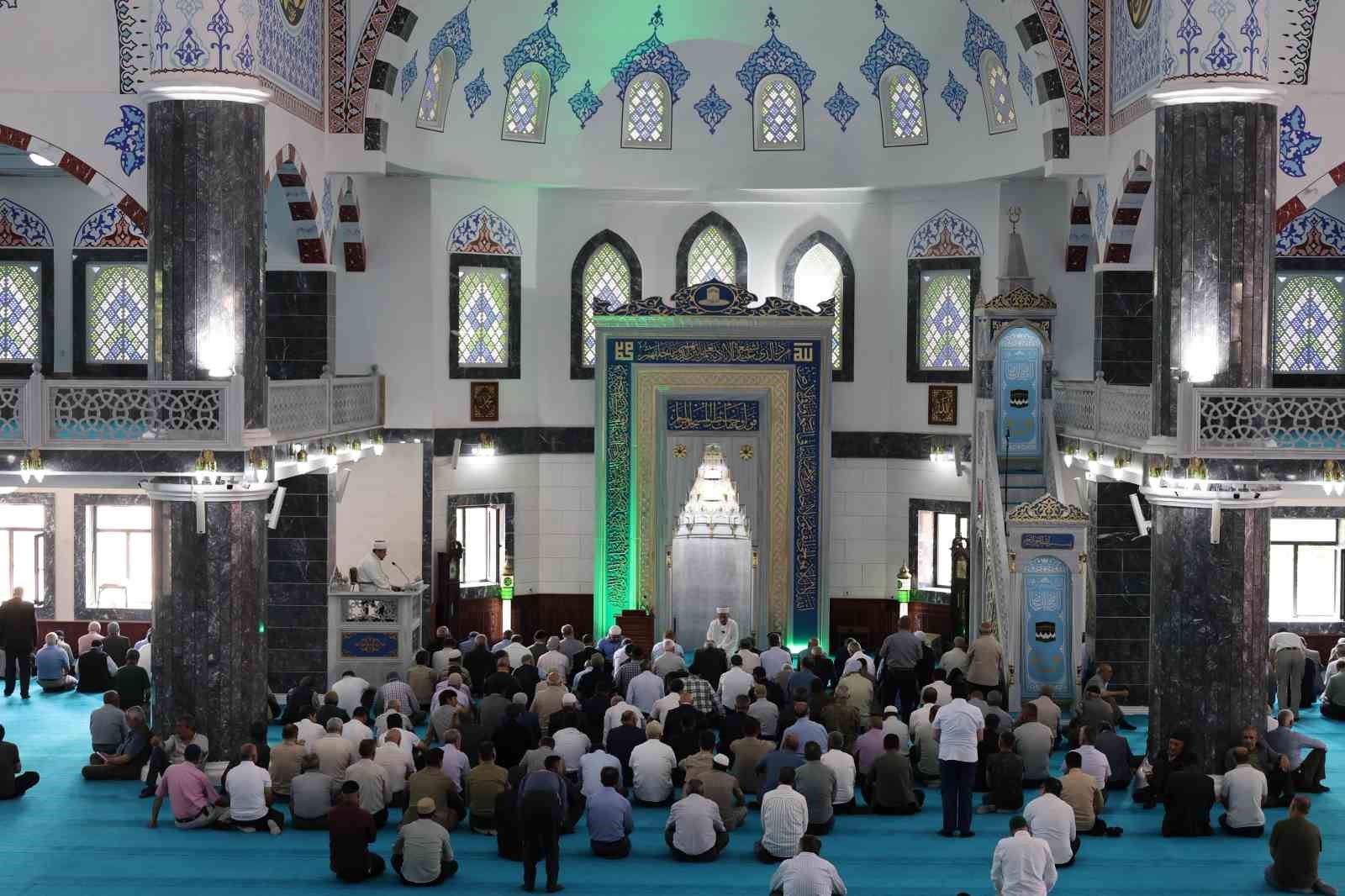 Ağrı&rsquo;da 15 Temmuz şehitleri i&ccedil;in Mevlid-i Şerif okundu
