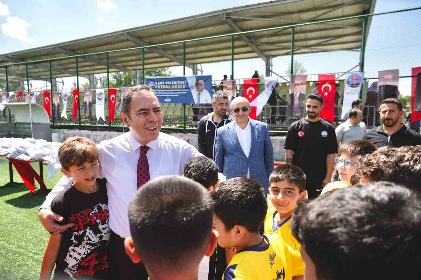 Kars Belediyesi Futbol Okulu açıldı