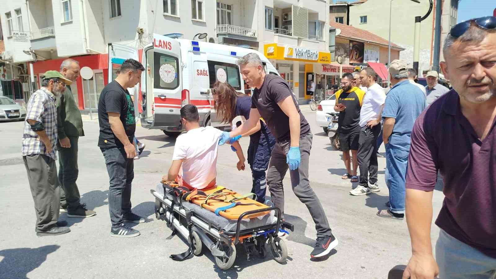 Çorum’da otomobil ile motosiklet çarpıştı: 1 yaralı