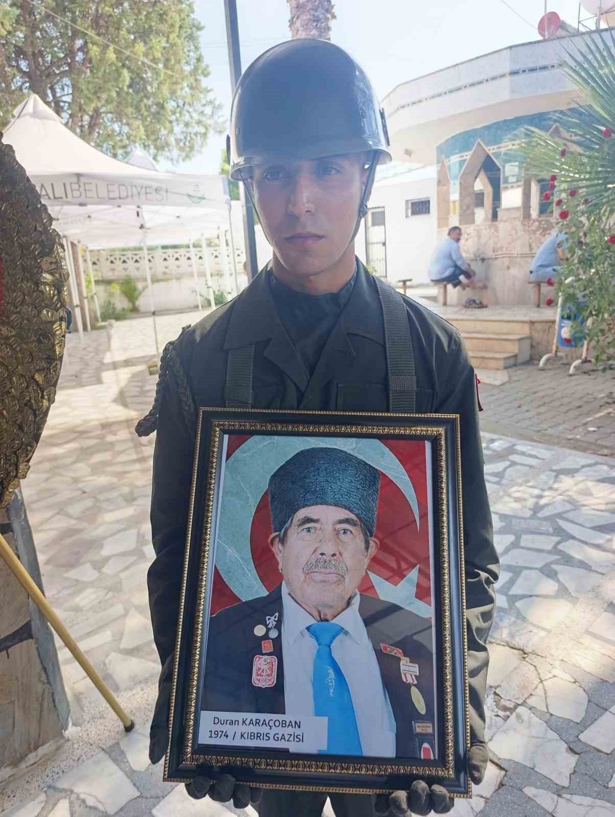 Kıbrıs gazisine askeri törenle veda