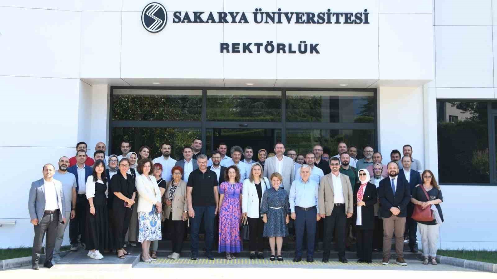 KB&Uuml; ile Sakarya &Uuml;niversitesi bilimde g&uuml;&ccedil;lerini birleştiriyor
