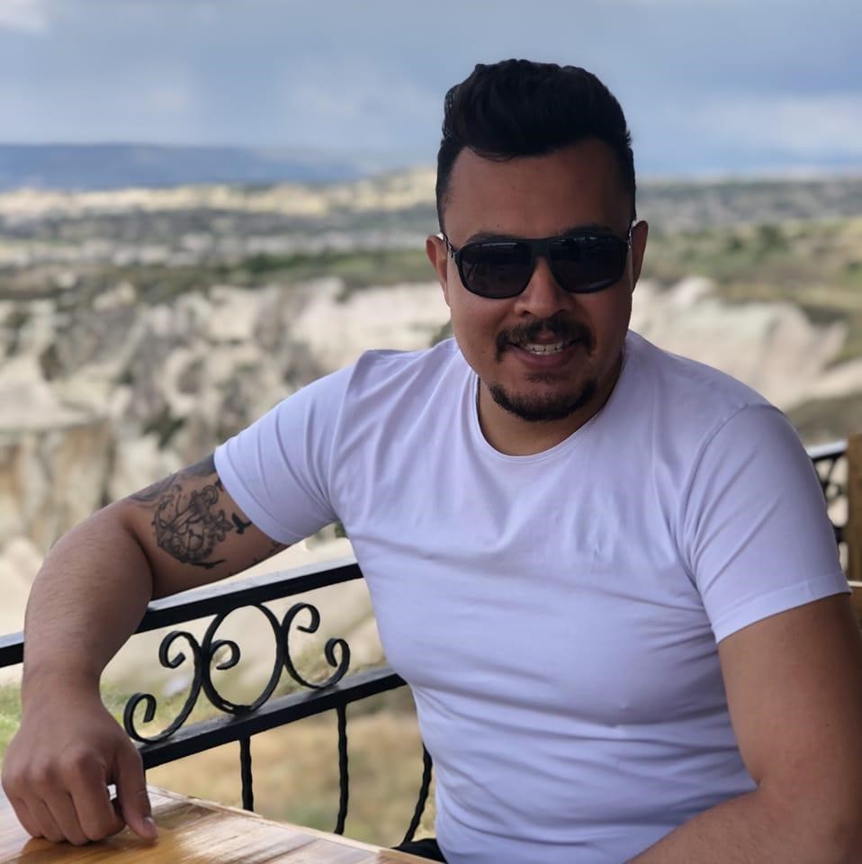 &Ccedil;arpışan otomobiller tarlaya u&ccedil;tu: 1 &ouml;l&uuml;, 1 ağır yaralı
