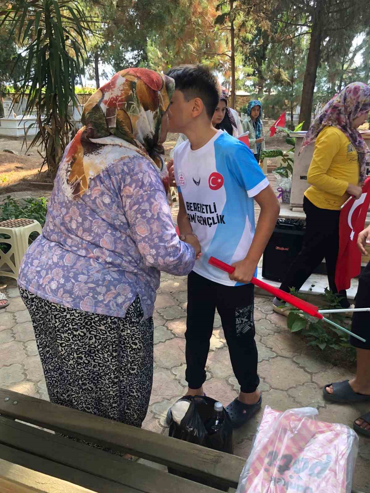 Bereketli Kur&rsquo;an Kursu &ouml;ğrencilerinden anlamlı ziyaret
