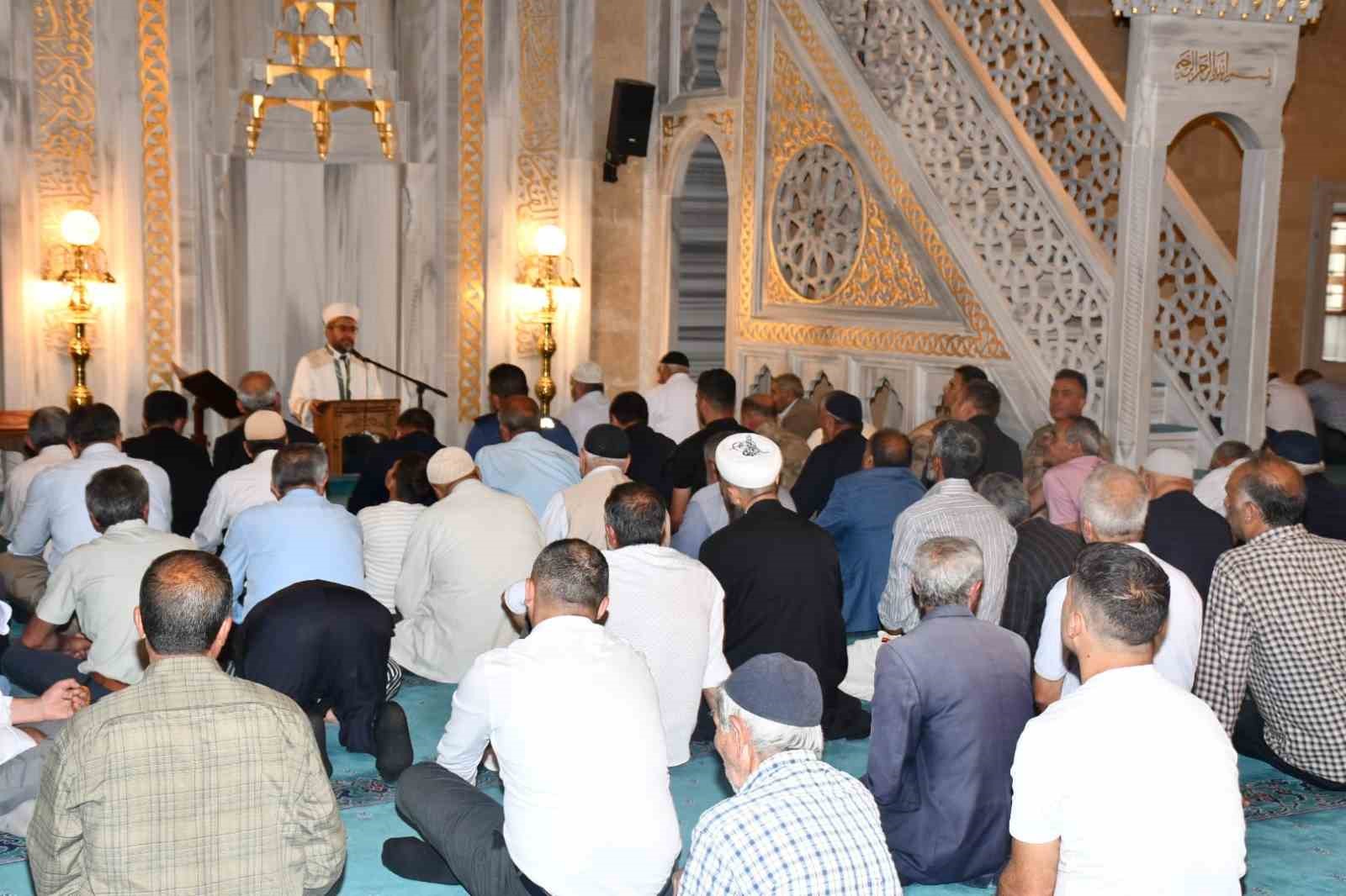 Patnos&rsquo;ta 15 Temmuz i&ccedil;in Kur&rsquo;an tilaveti okundu
