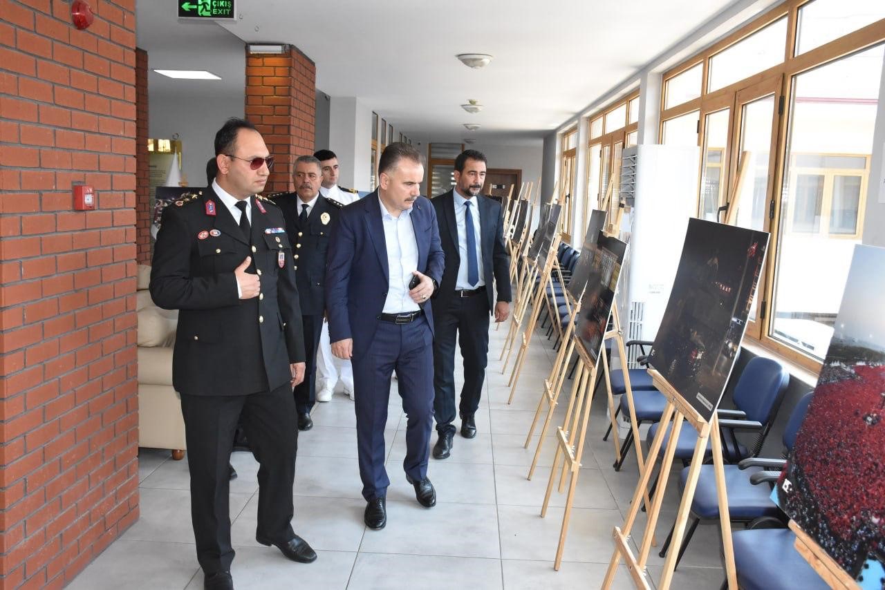 Edremit’te "15 Temmuz" temalı fotoğraf sergisi açıldı