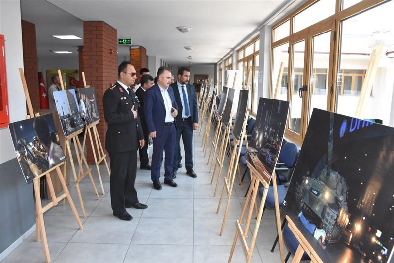 Edremit’te "15 Temmuz" temalı fotoğraf sergisi açıldı