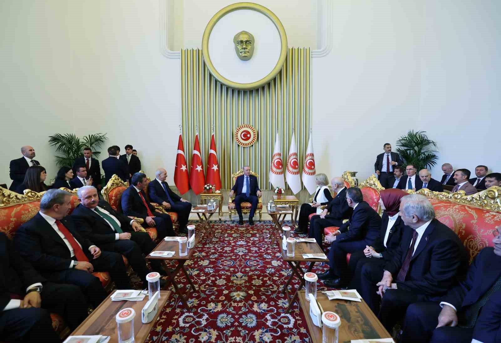 Cumhurbaşkanı Erdoğan: "Çok kutuplu dünyada Türkiye’miz yeni bir kutup başı olarak İnşallah hak ettiği yeri alacaktır"