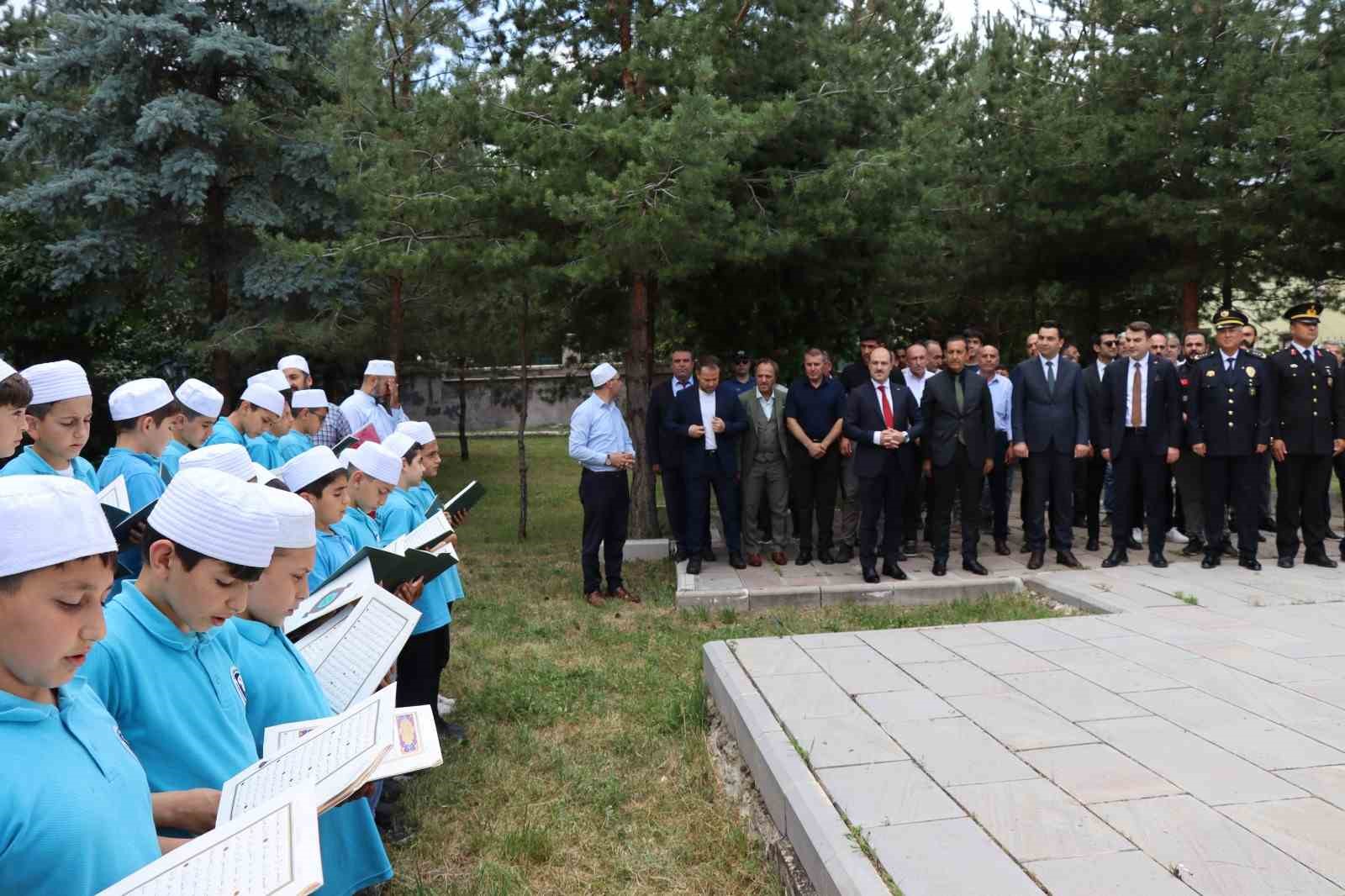 Oltu&rsquo;da 15 Temmuz Demokrasi ve Mill&icirc; Birlik G&uuml;n&uuml; etkinlikleri d&uuml;zenlendi
