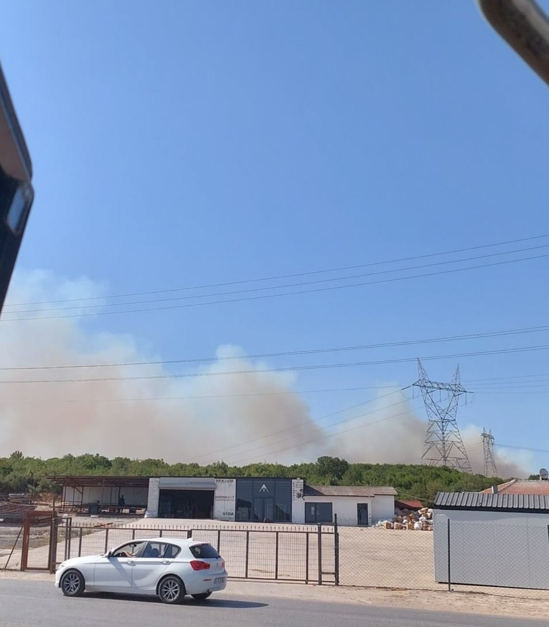 Kocaeli’de ormanlık alanda yangın çıktı