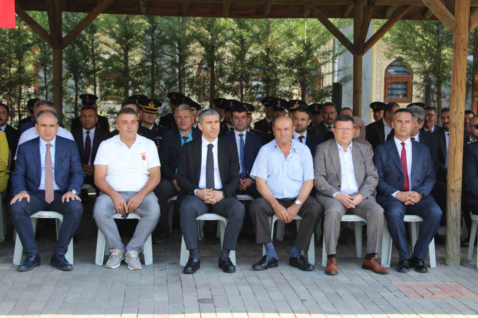 15 Temmuz şehidi, Cumhurbaşkanı koruması Mehmet Çetin mezarı başında anıldı