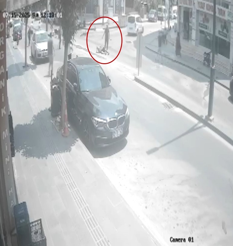 Serik&rsquo;te motosiklet ile bisiklet &ccedil;arpıştı: 2 kişi yaralandı
