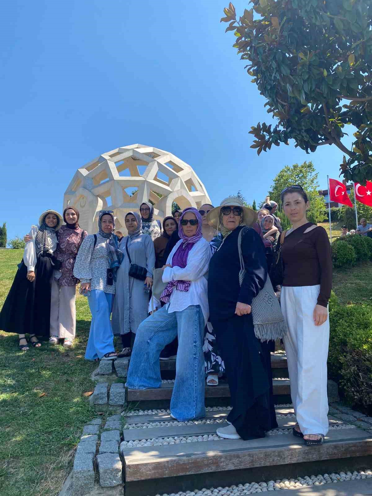 Esenyurt Belediyesi, vatandaşları 15 Temmuz Hafıza Müzesi’ne götürdü