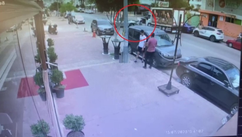 Otomobille motosiklet çarpıştı: 1 yaralı