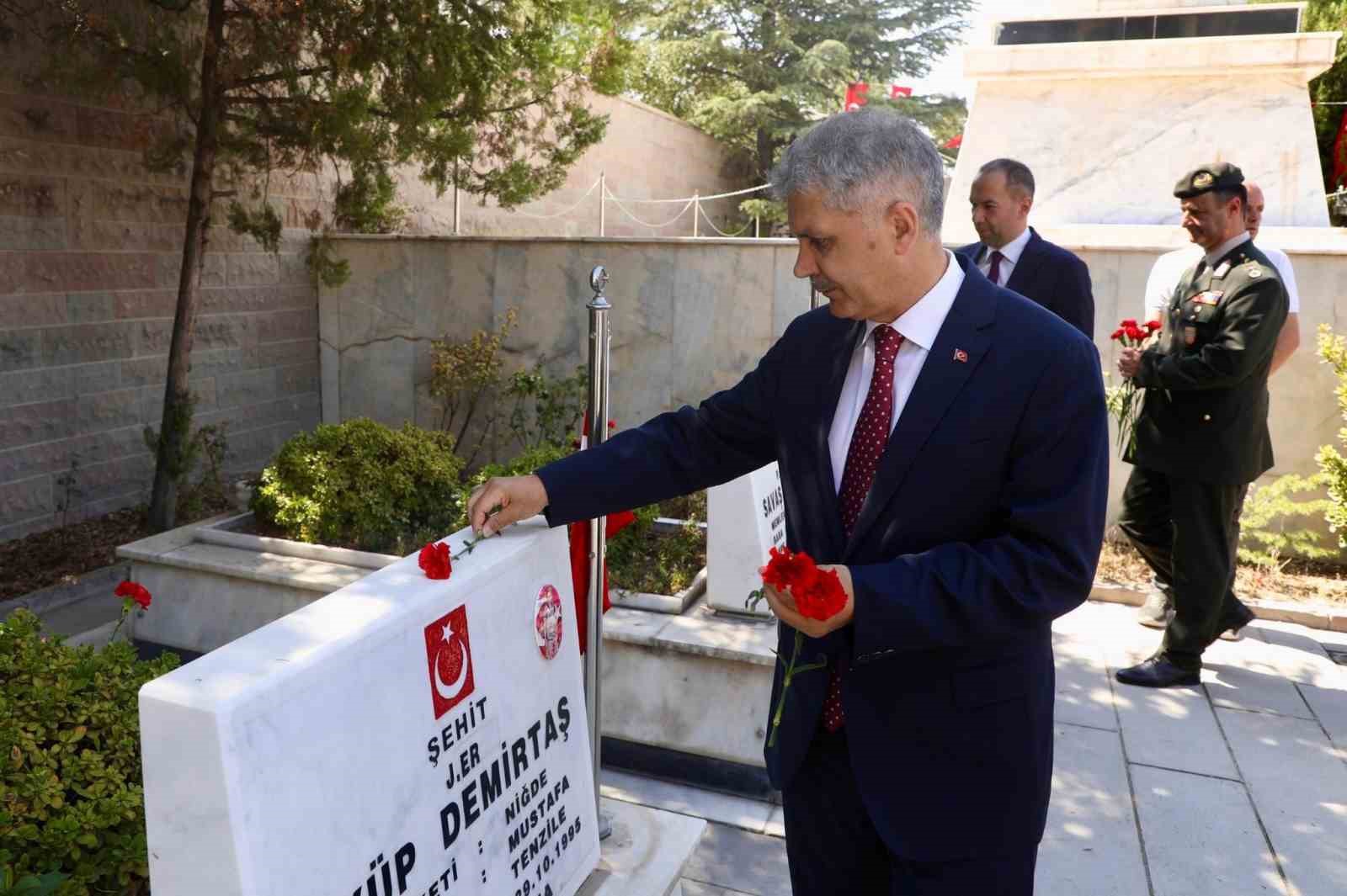 Niğde&rsquo;de 15 Temmuz şehitleri d&uuml;zenlenen programla anıldı
