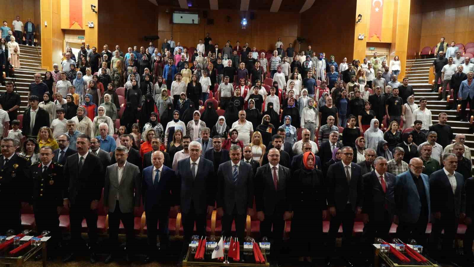 İletişim Fakültesi akademisyenleri ve öğrencilerinin hazırladığı ‘Darbe Kafası’ filmi 15 Temmuz’da izleyiciyle buluştu