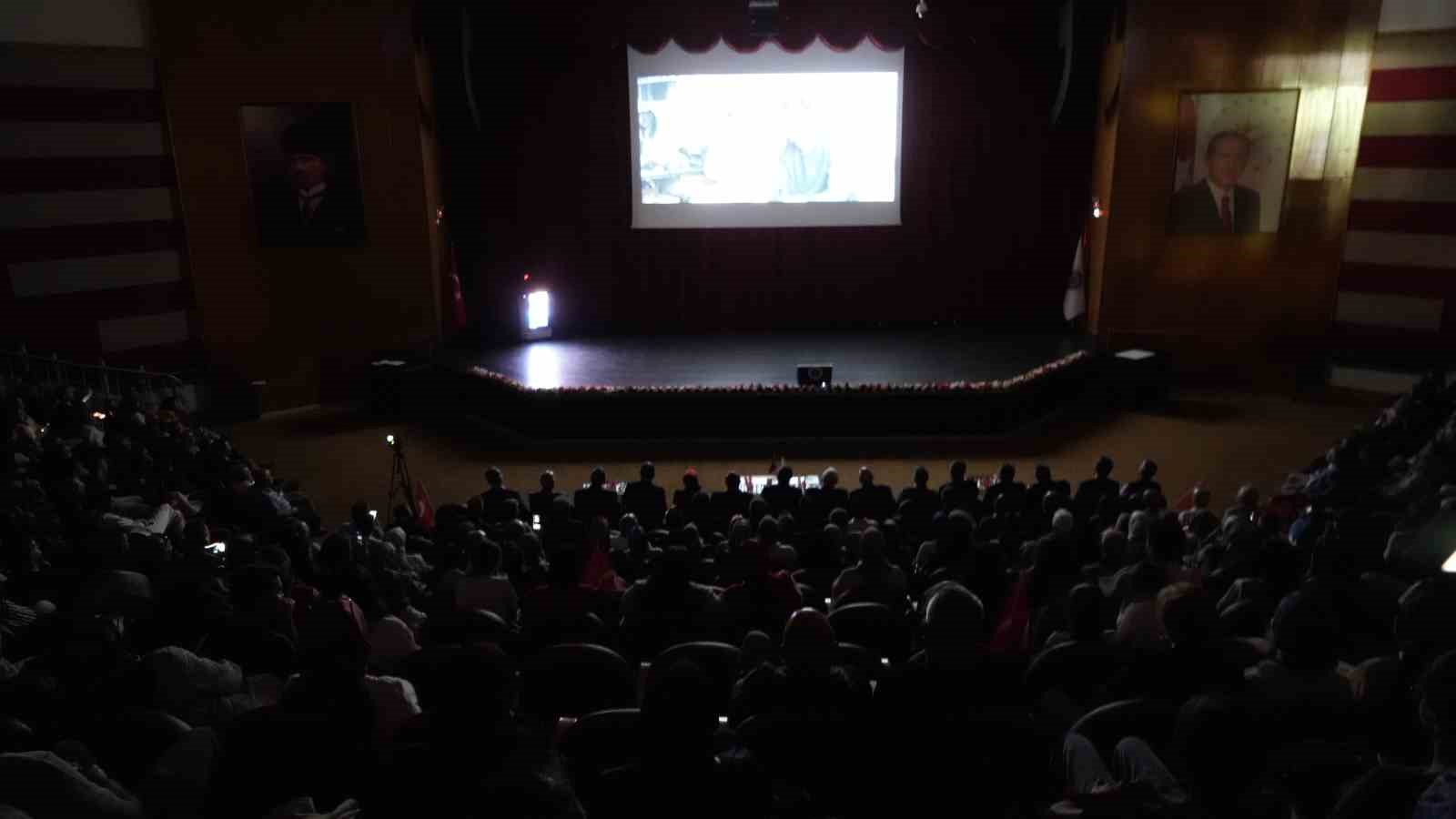 İletişim Fakültesi akademisyenleri ve öğrencilerinin hazırladığı ‘Darbe Kafası’ filmi 15 Temmuz’da izleyiciyle buluştu