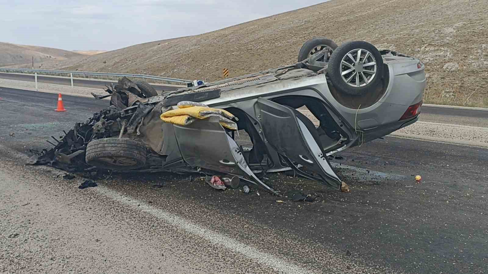 Otomobil devrildi, 5 kişi yaralandı
