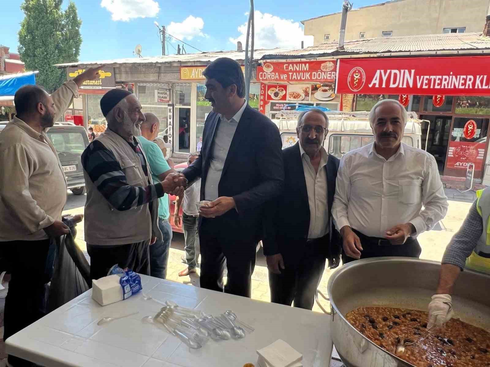 Aşkale’de aşure ikramına yoğun ilgi