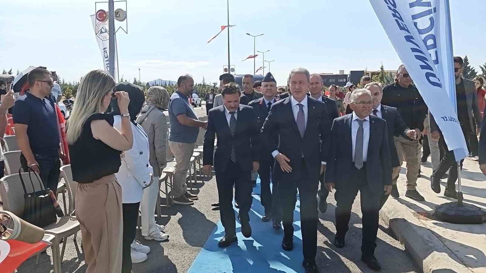 Hulusi Akar: "Bu ihaneti asla kabul edemeyiz"