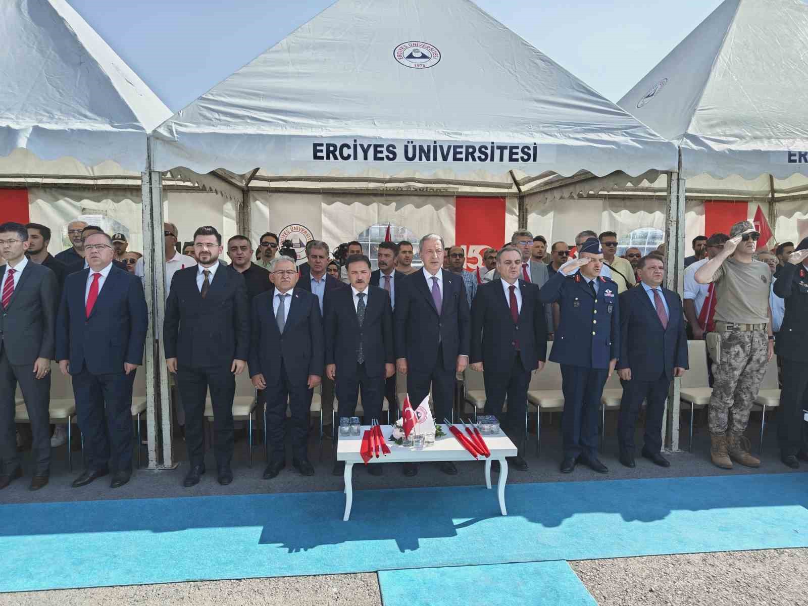 Hulusi Akar: "Bu ihaneti asla kabul edemeyiz"