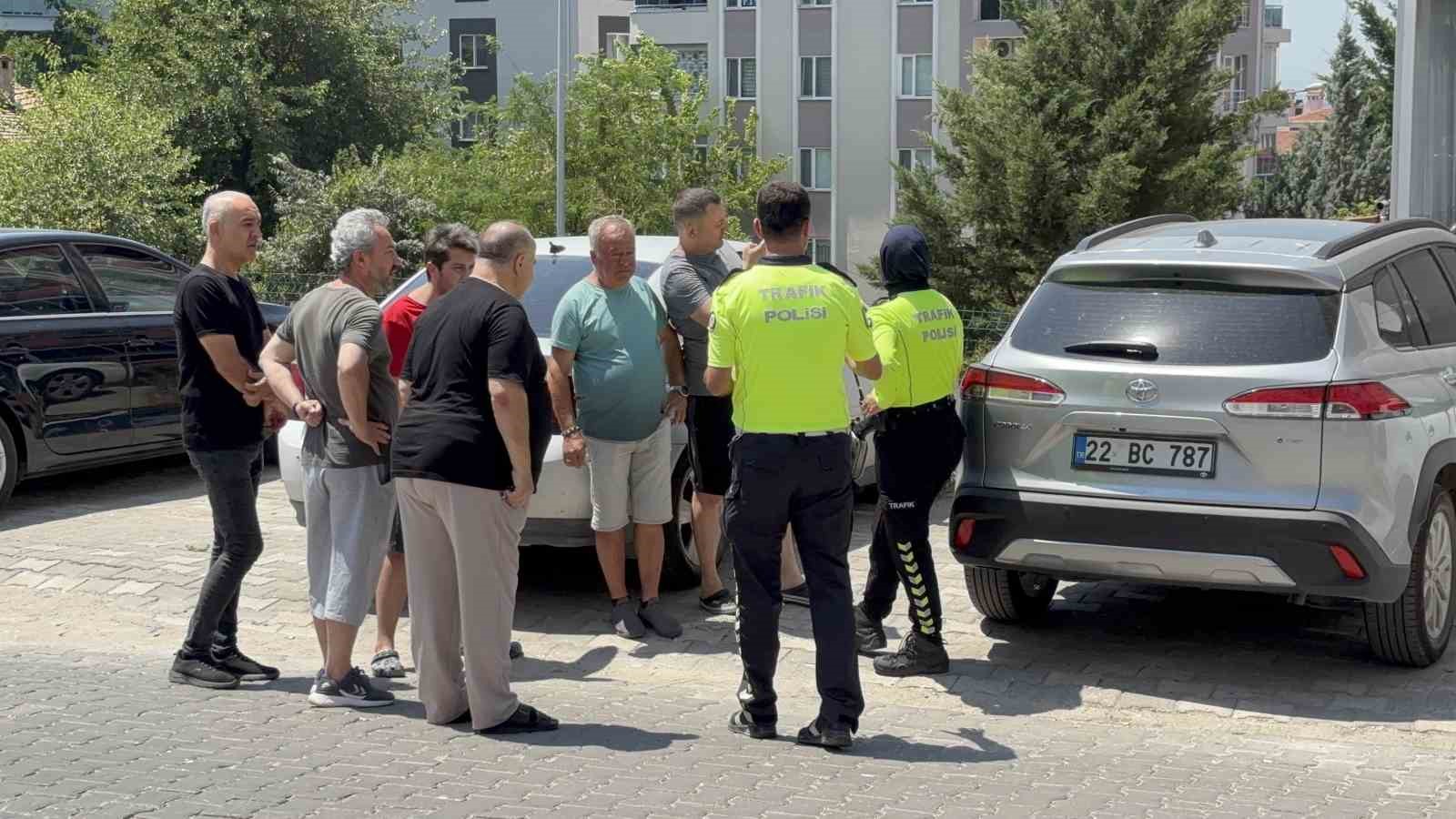 Edirne&rsquo;de elektrikli bisiklet kazası: Baba, d&uuml;şen oğlunun peşinden atladı
