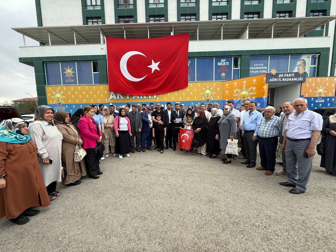 AK Parti Ağrı İl Başkanı Yıldız; "Terörsüz Türkiye hedefiyle yeni bir döneme giriyoruz"