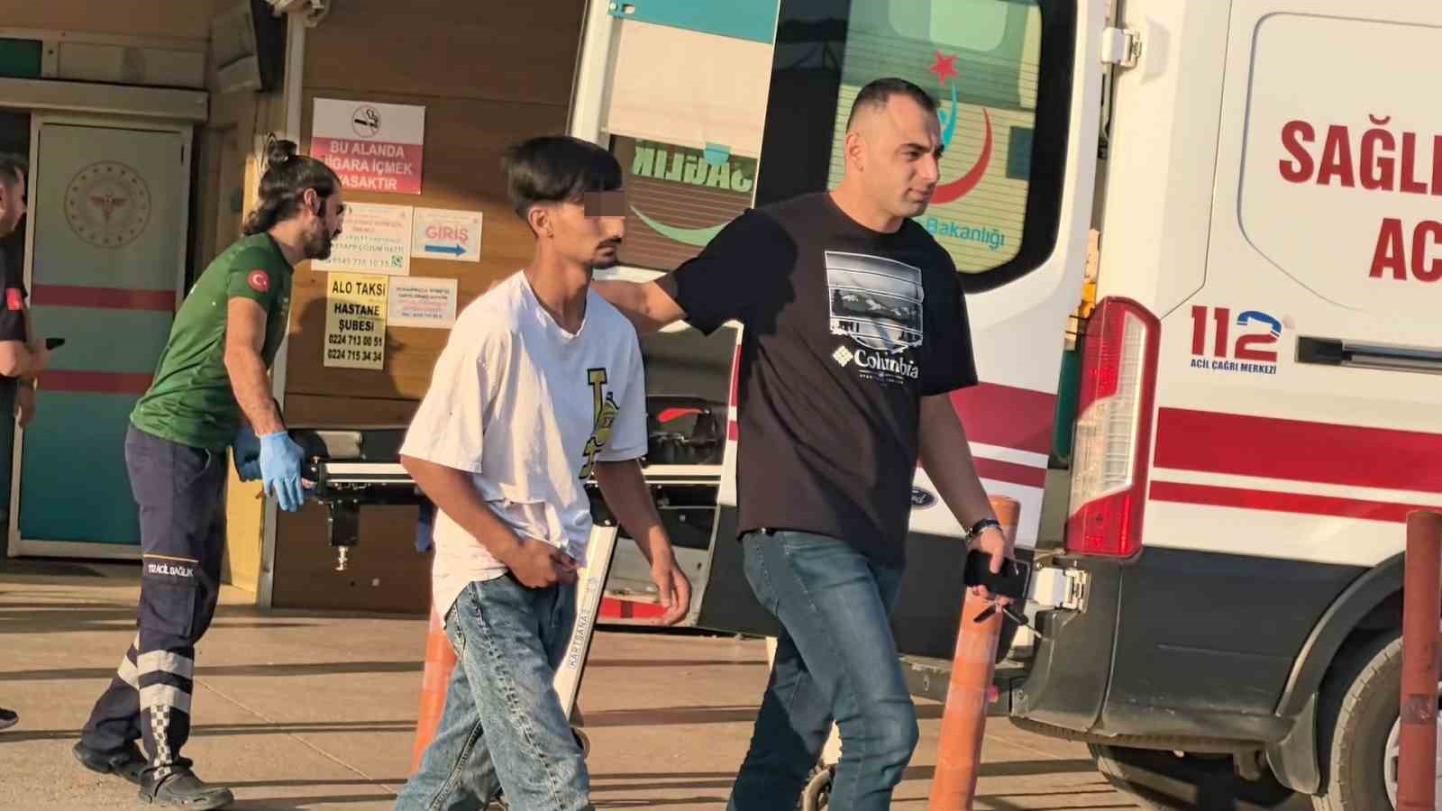 D&uuml;ğ&uuml;nde kurusıkı tabancayla ateş edilmesi sonucu 17 yaşındaki &ccedil;ocuk yaralandı
