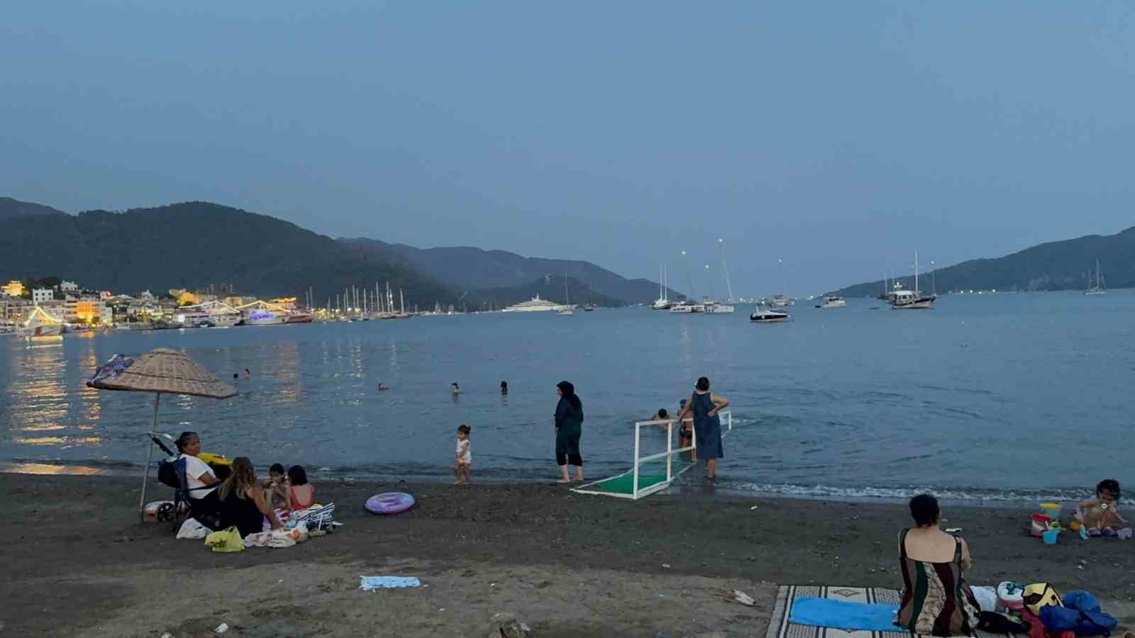 Sıcak havalar denize giriş saatlerini de değiştirdi
