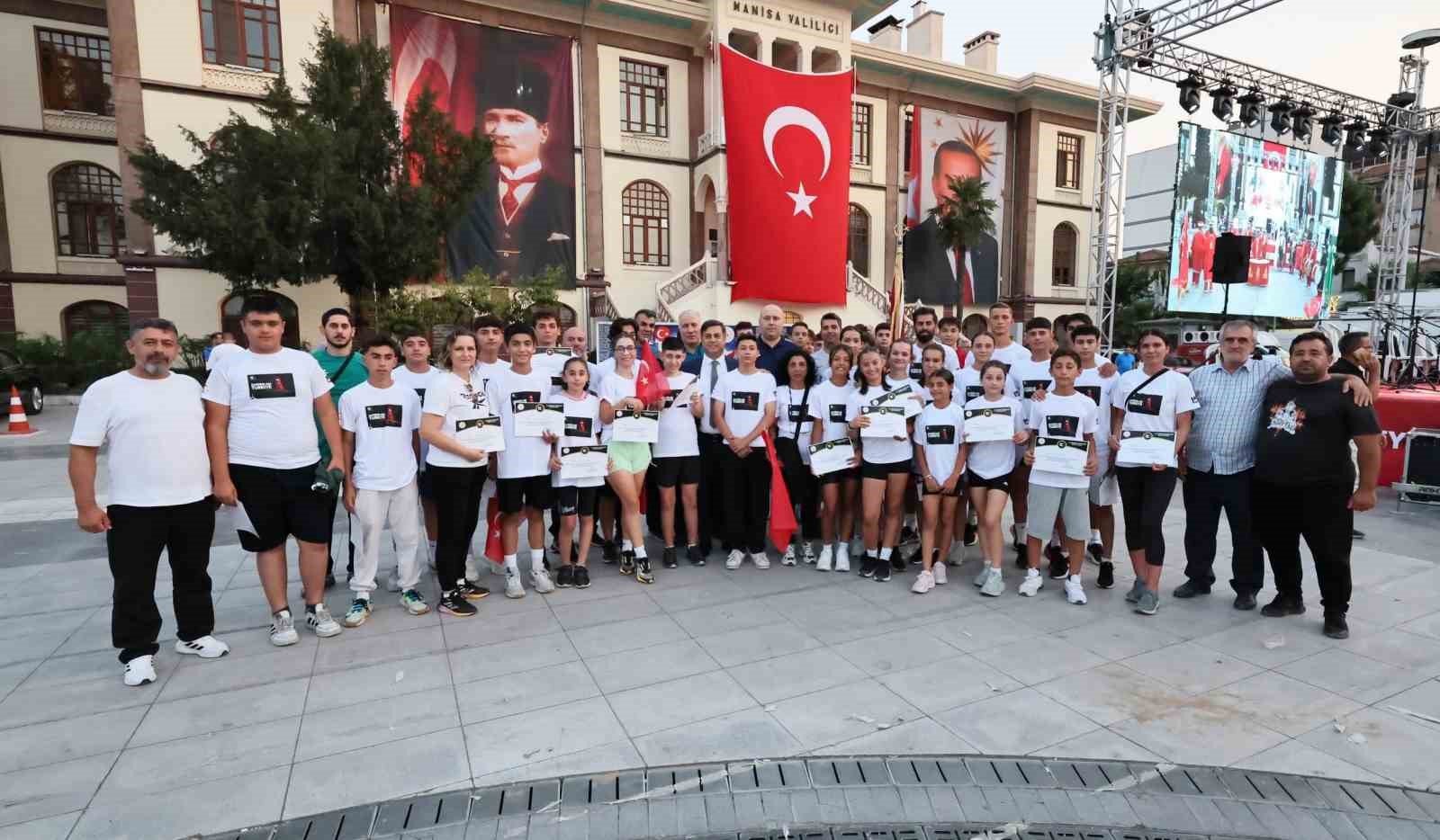 Manisa’da ‘15 Temmuz Sancak Koşusu’ yapıldı