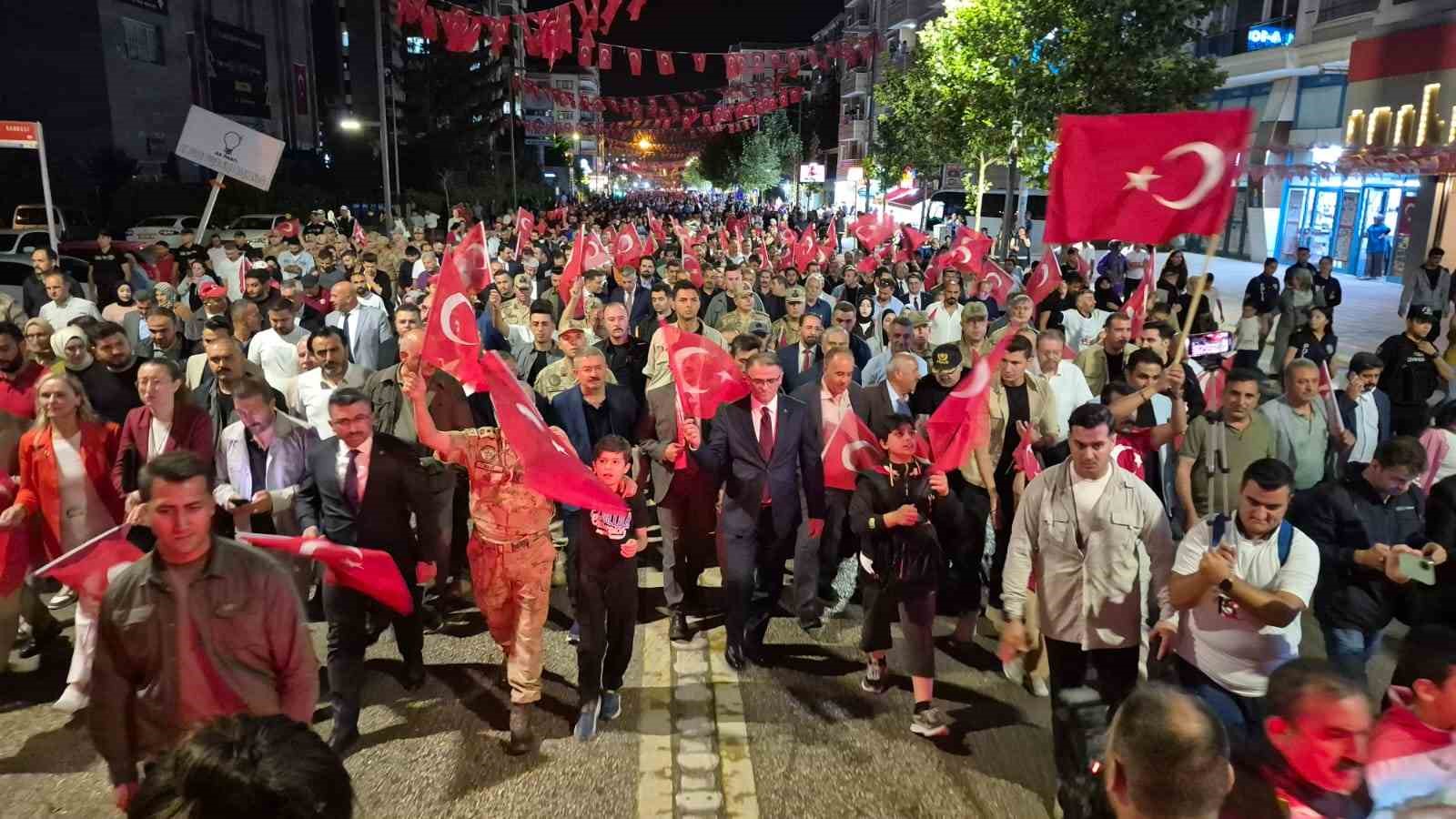 Van&rsquo;da &rsquo;15 Temmuz&rsquo; y&uuml;r&uuml;y&uuml;ş&uuml;
