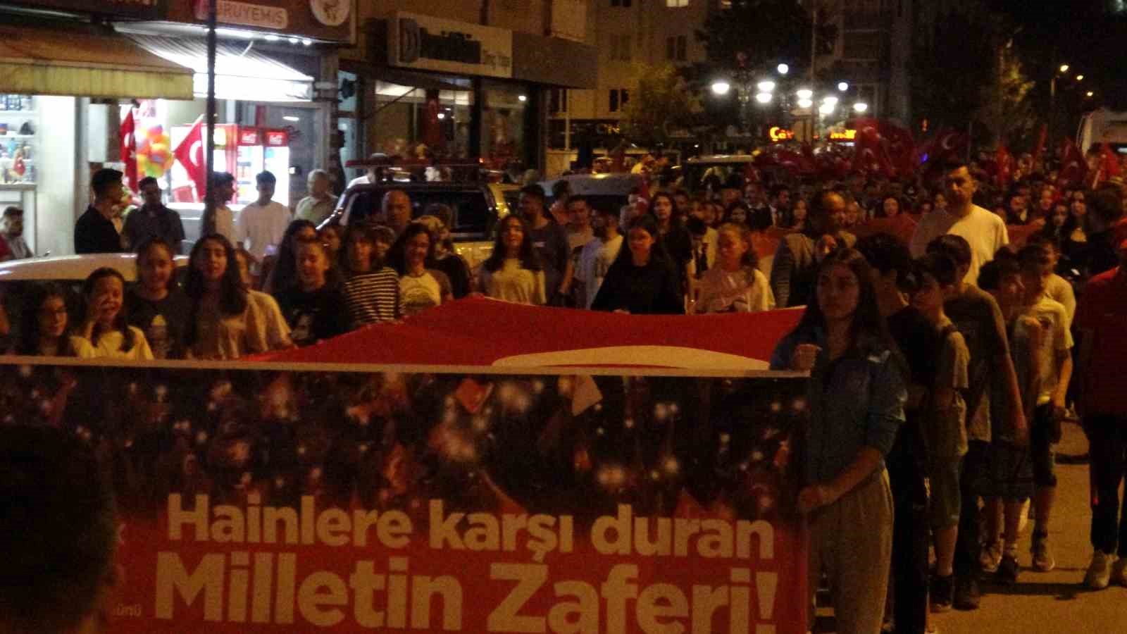 Çankırı’da yüzlerce vatandaş 15 Temmuz şehitleri için yürüdü