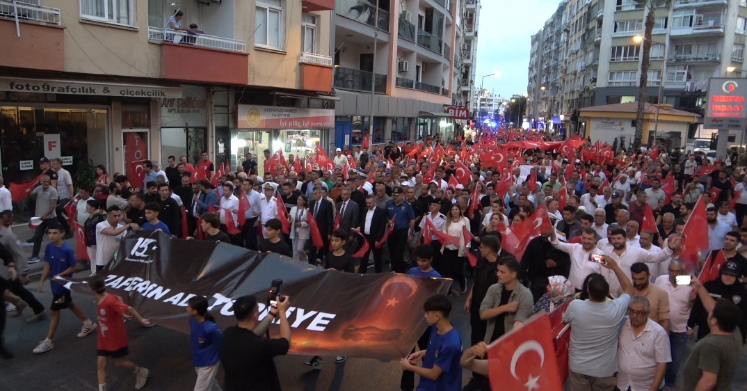 Mersin&rsquo;de 15 Temmuz anma y&uuml;r&uuml;y&uuml;ş&uuml; d&uuml;zenlendi, demokrasi n&ouml;beti tutuldu

