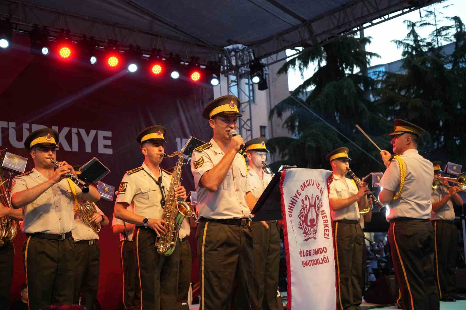 Gazi T&uuml;mgeneral Ala: "Mevcut 9 parmağım ve hayatımı bu millet uğruna feda etmeye her zaman hazırım"
