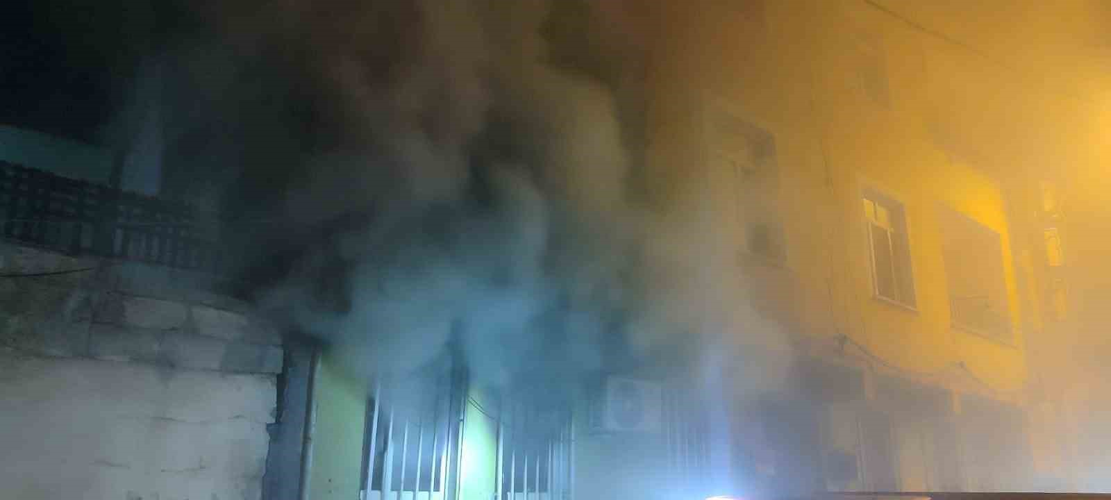 Şanlıurfa’da korkutan yangın: 3 kişi hastanelik oldu
