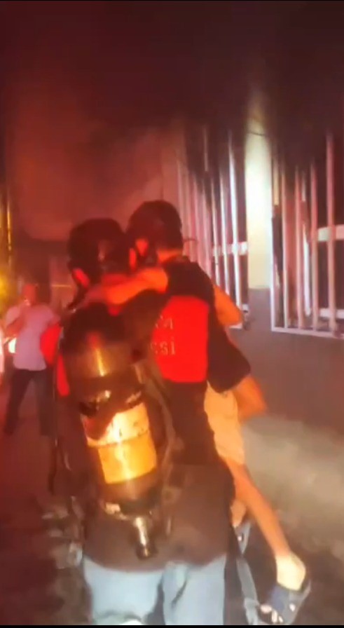 Şanlıurfa’da korkutan yangın: 3 kişi hastanelik oldu