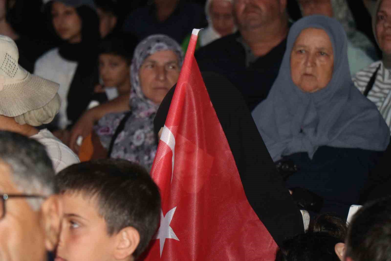 Sakarya, 9 yıl sonra Demokrasi Meydanı’nda tek yürek oldu