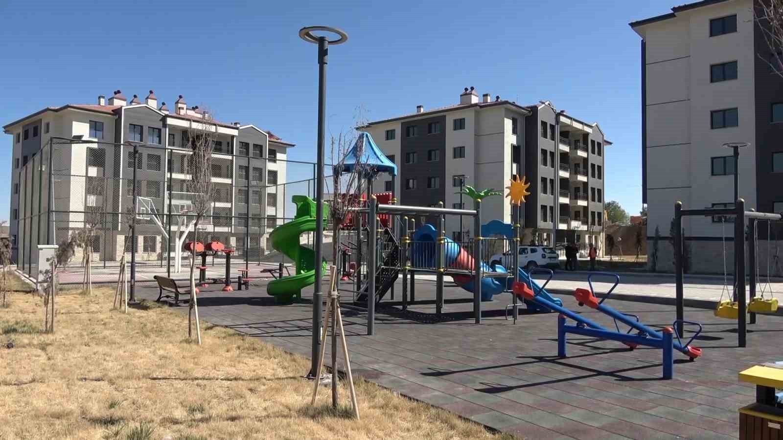 Adyamandaki kentsel dnm alannda modern binalar ykseldi
