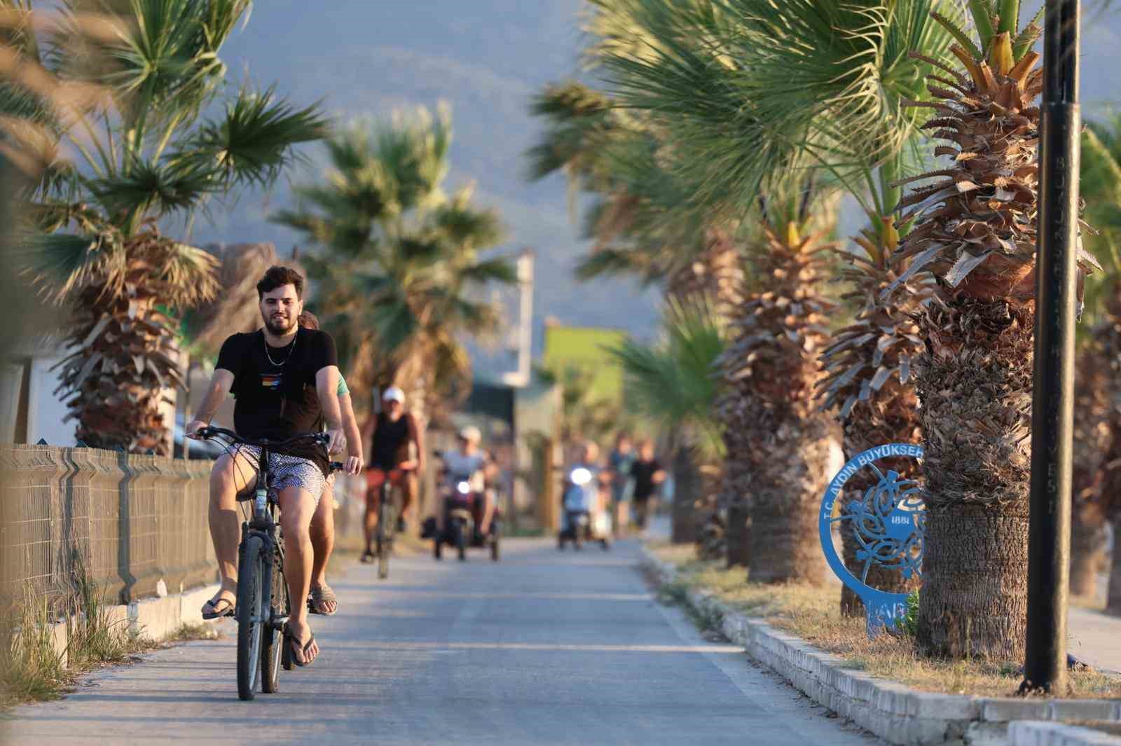 Aydın Büyükşehir Belediyesi Kuşadası’ndaki çalışmalarını sürdürüyor