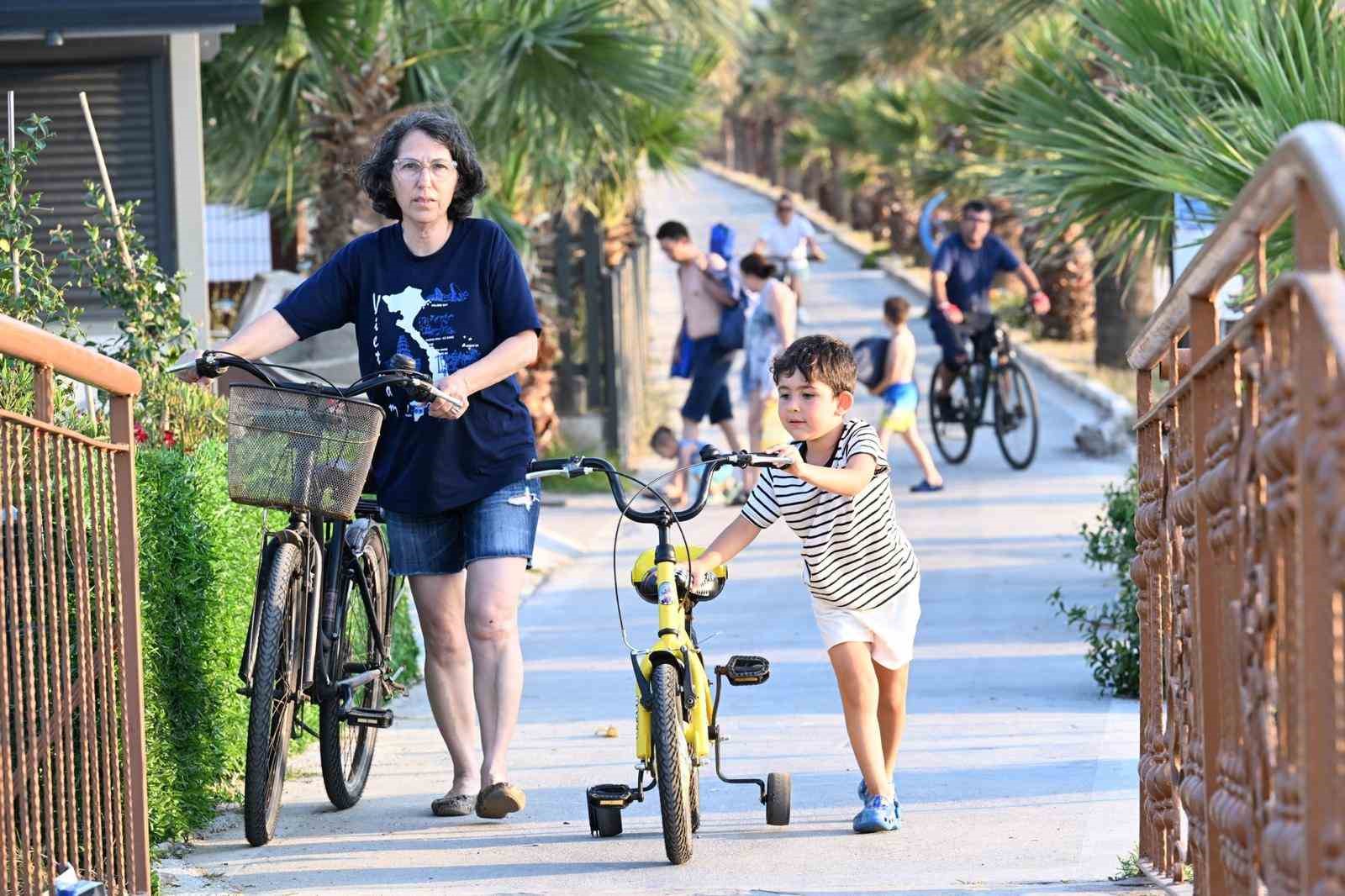 Aydın B&uuml;y&uuml;kşehir Belediyesi Kuşadası&rsquo;ndaki &ccedil;alışmalarını s&uuml;rd&uuml;r&uuml;yor
