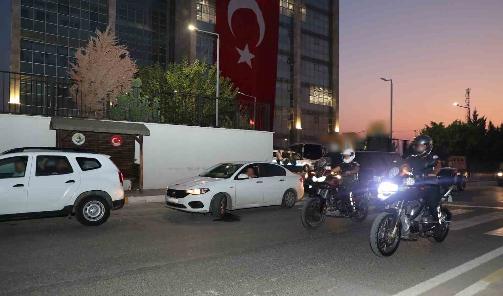 Mersin’de fuhuş operasyonu: 22 şüpheli gözaltına alındı
