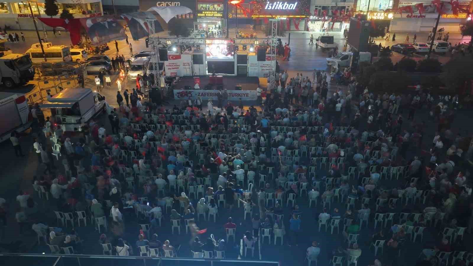 Esenyurt&rsquo;ta 15 Temmuz Demokrasi ve Mill&icirc; Birlik G&uuml;n&uuml; anma programı d&uuml;zenlendi
