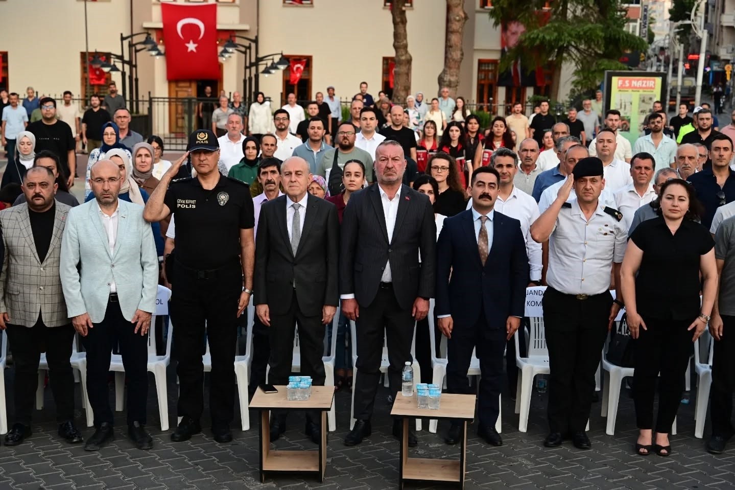 Karabatı&rsquo;dan bayrağın g&ouml;lgesinde milli birlik vurgusu
