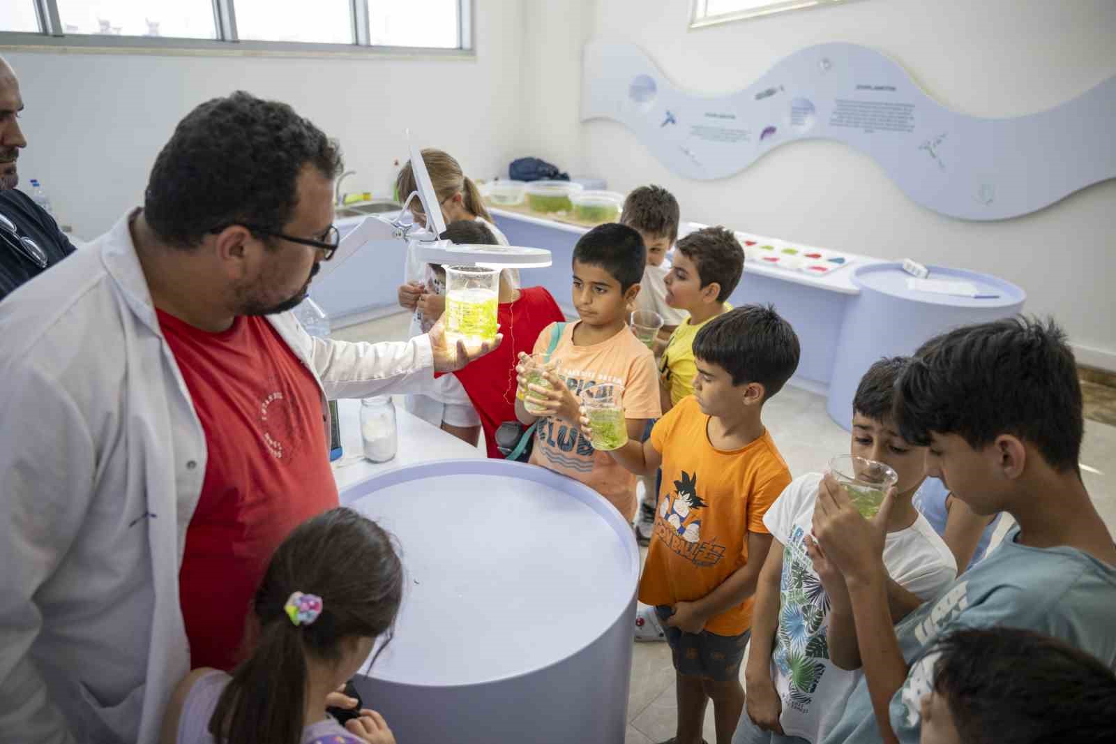 Mercan Bilim Merkezi yaz tatilinde minikleri bilimle buluşturuyor