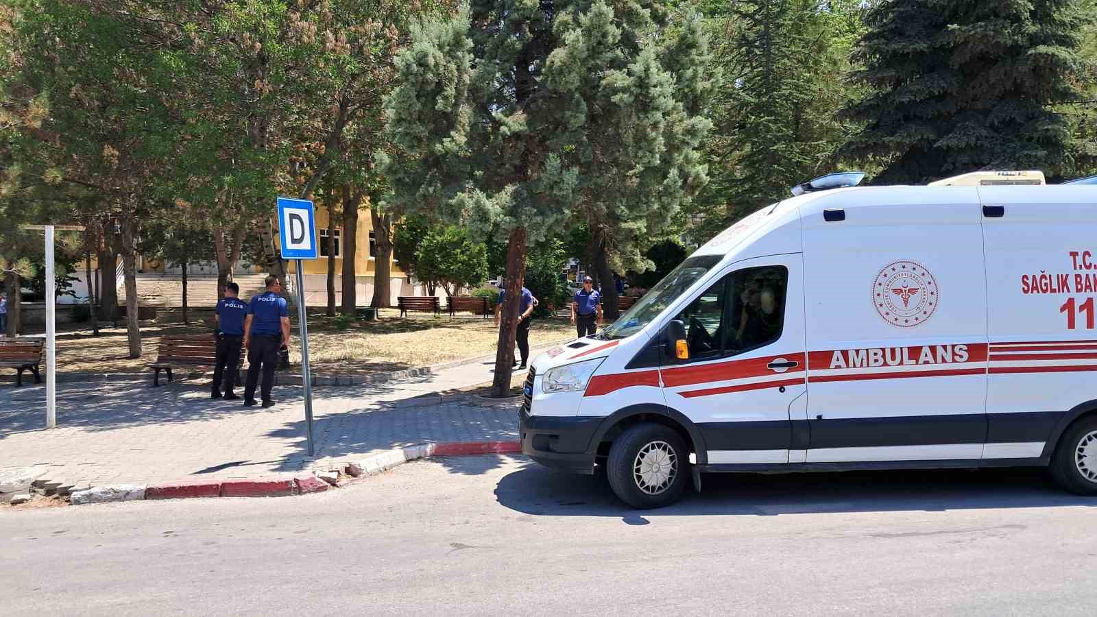 Karaman’da parkta bıçaklı kavga: 1 yaralı